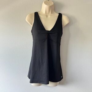 Fabletics Ellie Twist Front Cut Out Back Athletic Top Size M